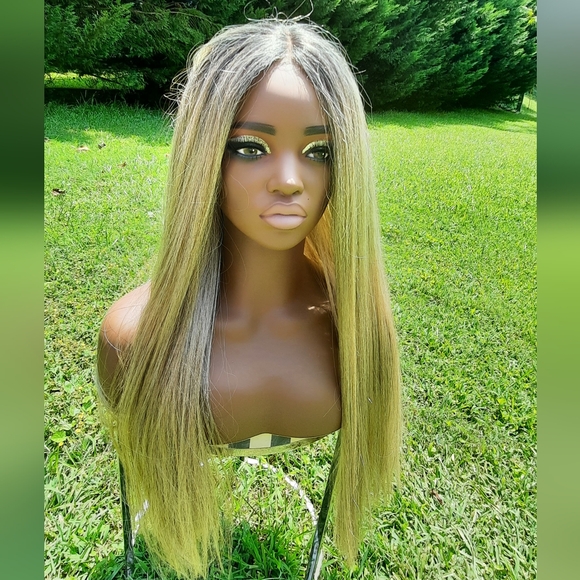 24 inches rooted Sandy blonde straigh5 blunt cut - Picture 15 of 17